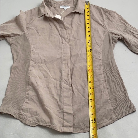 James Perse Clean Contrast Panel beige fitted button down shirt - Picture 5 of 9